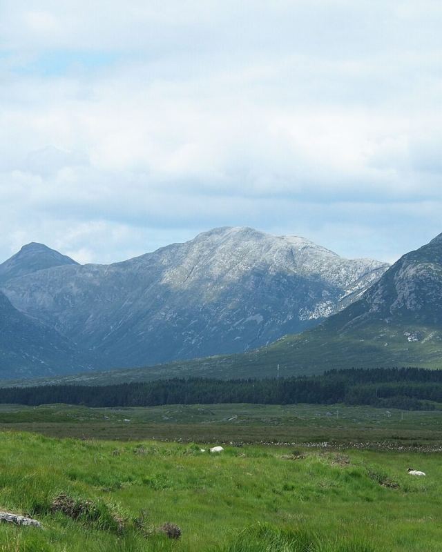 Twelve Bens Horseshoe